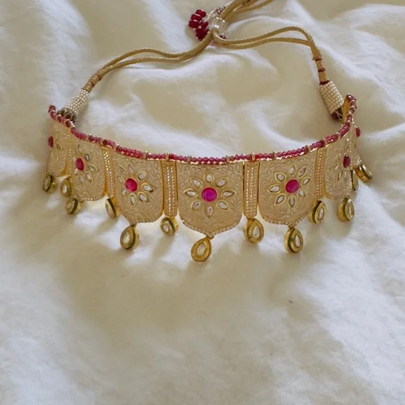 Brand new antique gold plated Indian Pakistani kundan Gold & Pink Necklace Set